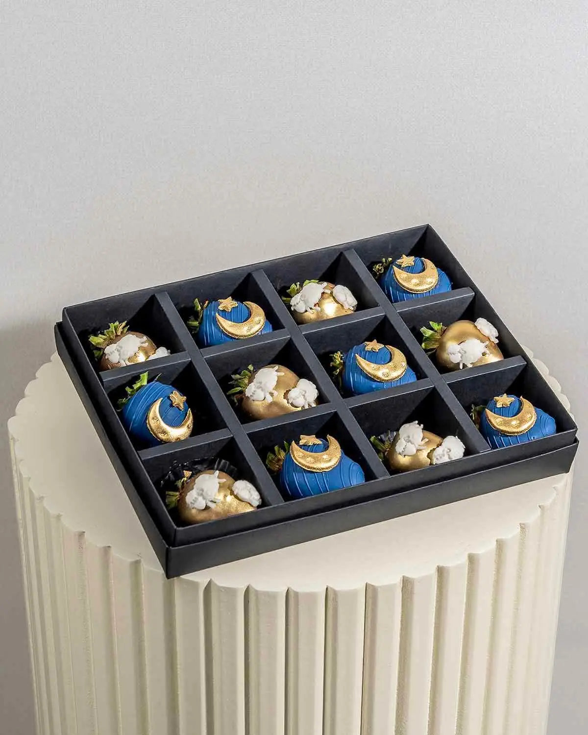 blue-and-golden-eid-strawberries-dubai