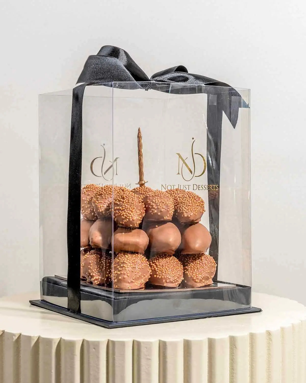 27-milk-chocolate-covered-strawberries-cube-dubai
