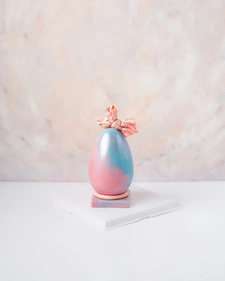 egg-with-a-bow-dubai