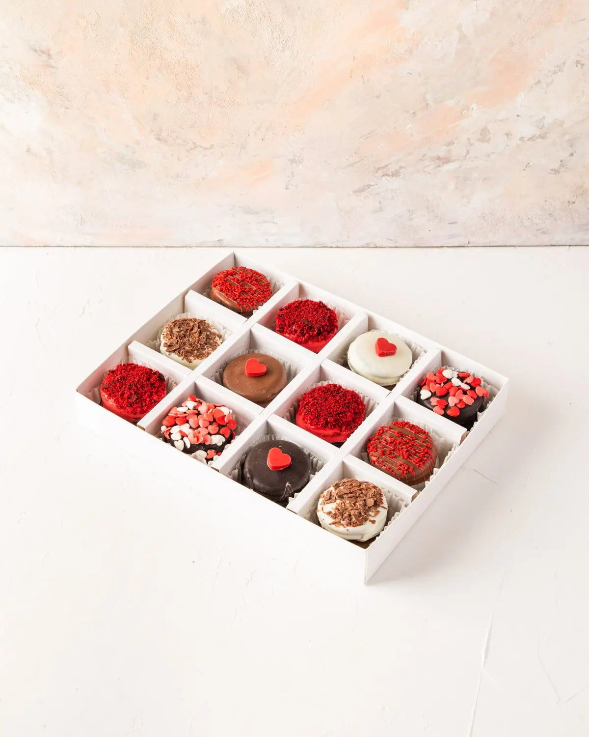 red-velvet-oreos-dubai