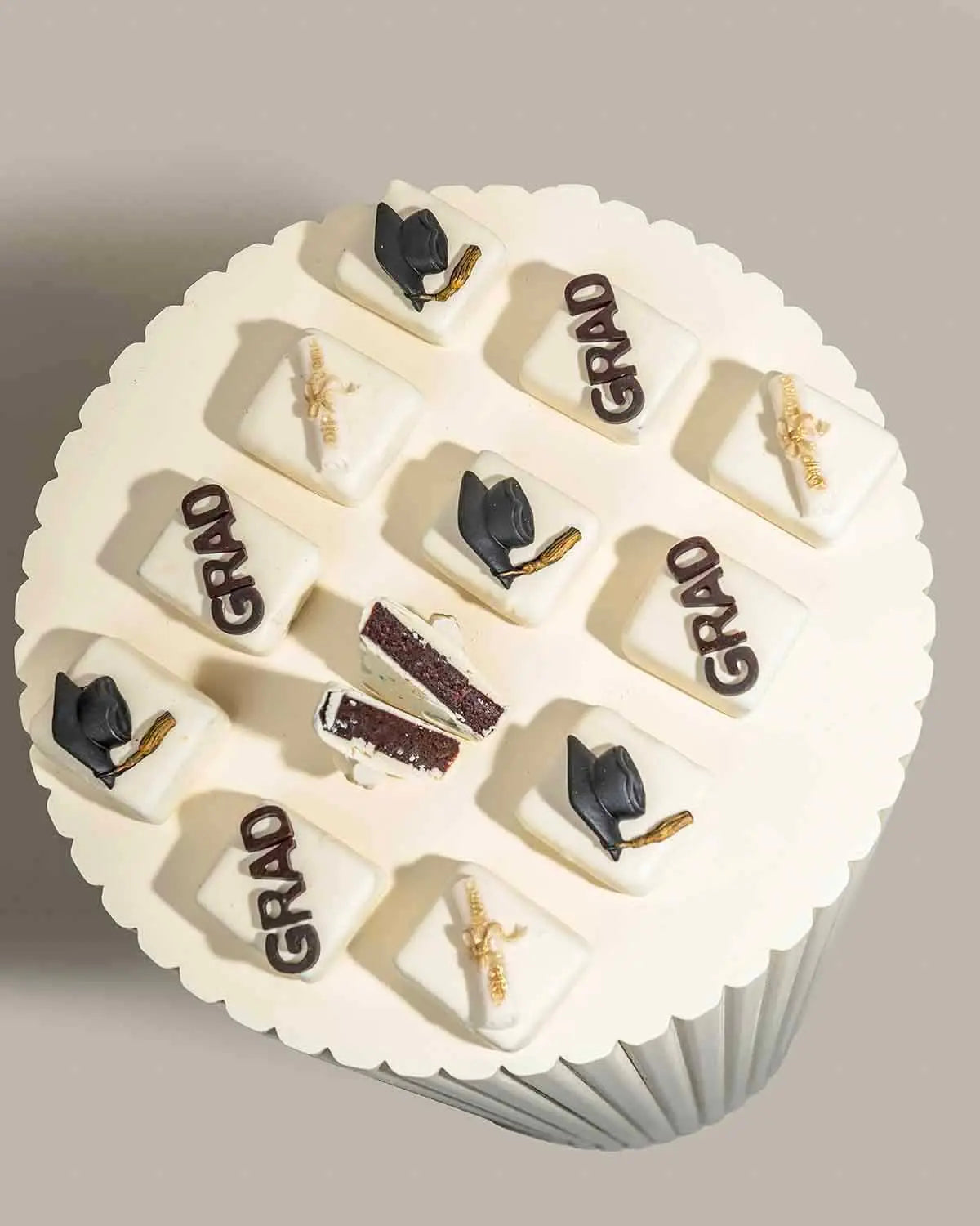 graduation-cake-bites-2024-dubai
