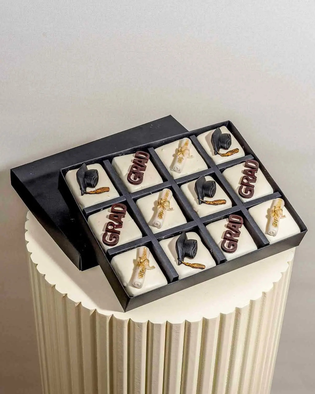 graduation-cake-bites-2024-dubai