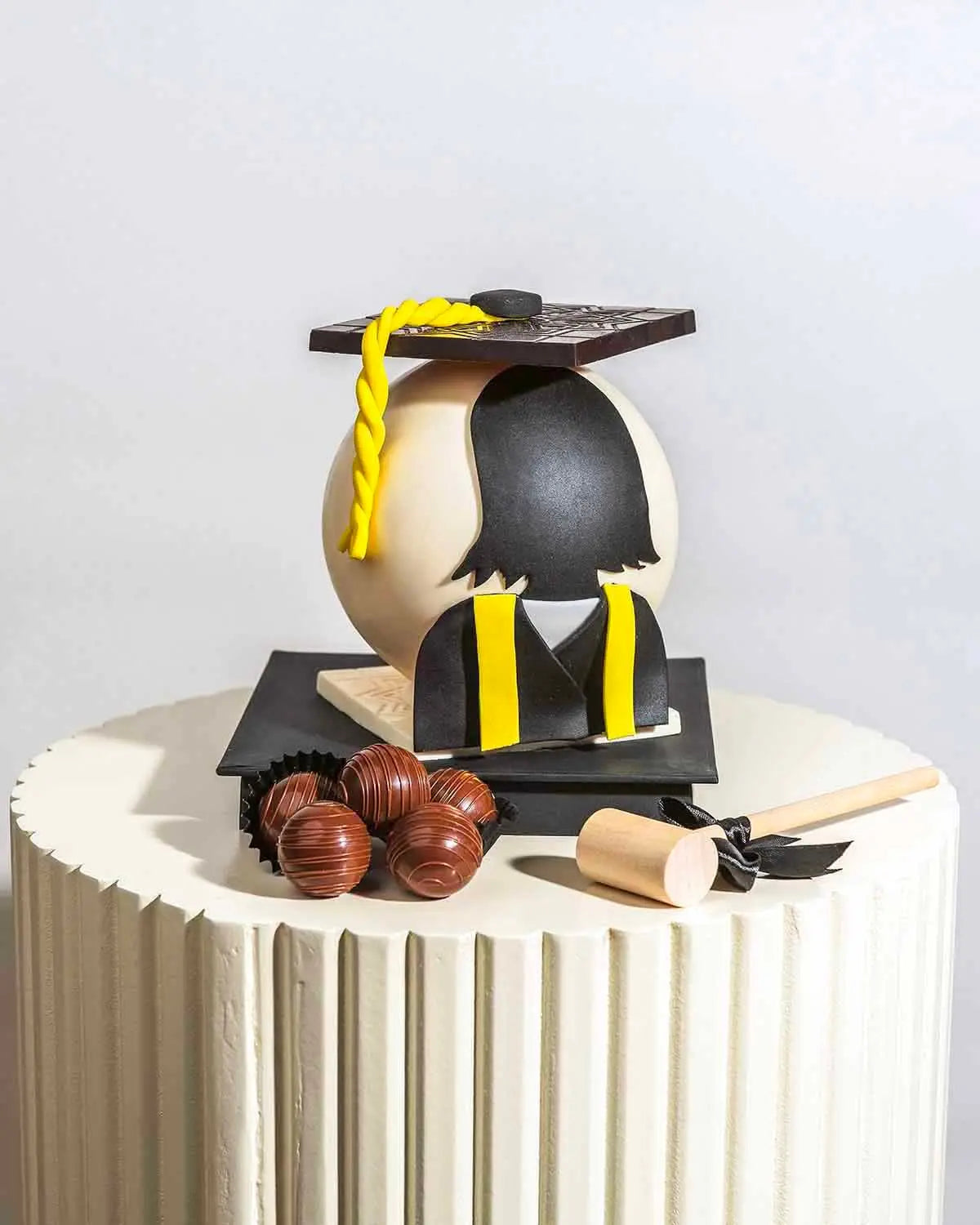 graduation-theme-smash-ball-gift-dubai