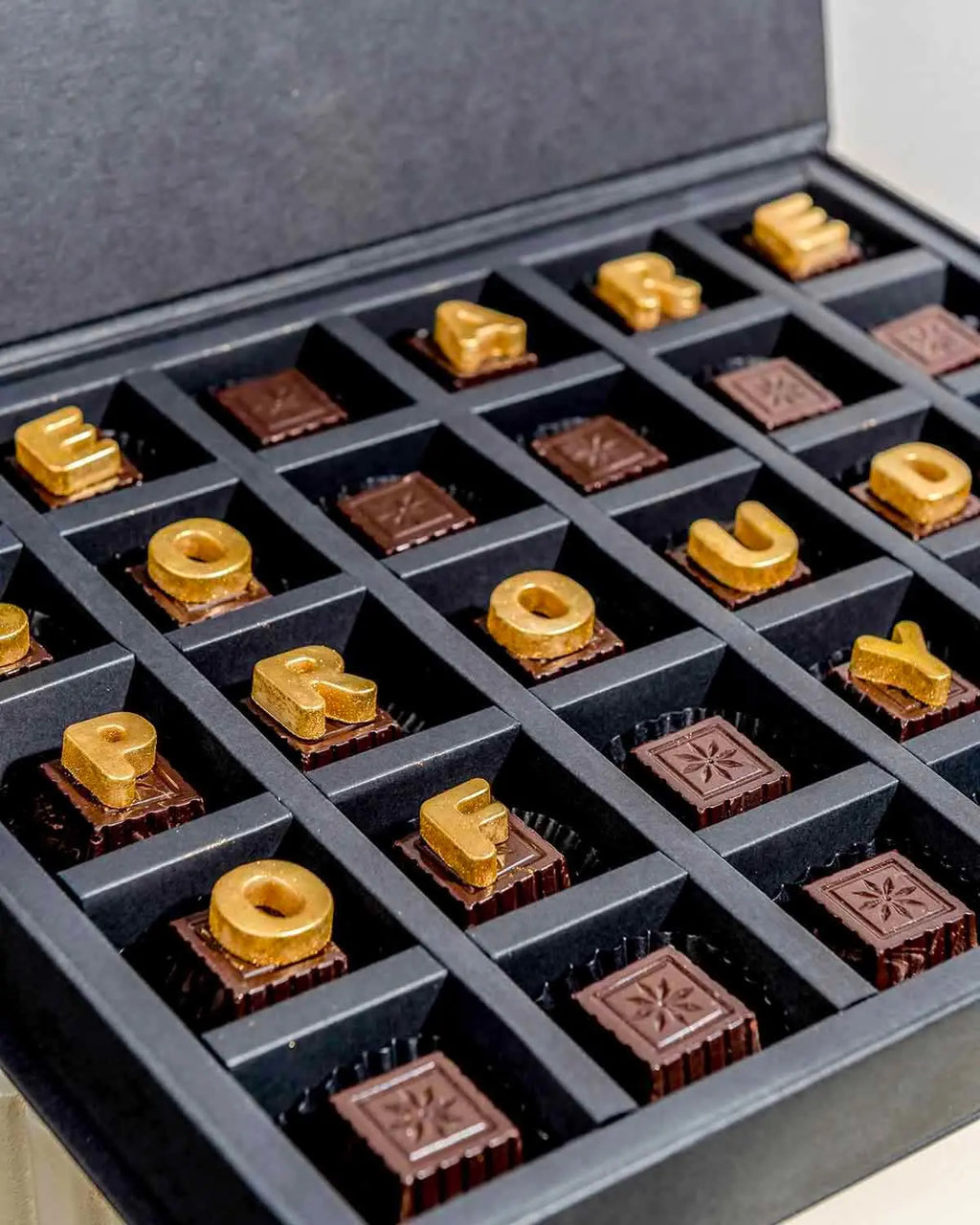 graduation-theme-chocolates-dubai