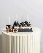graduation-theme-chocolate-cake-pops-dubai
