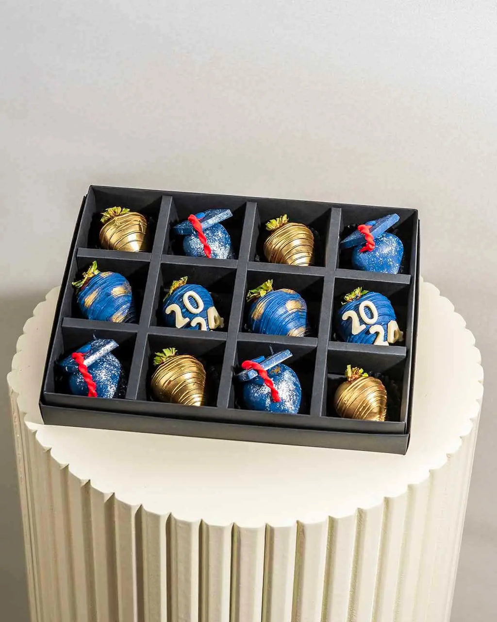 graduation-theme-strawberries-dubai