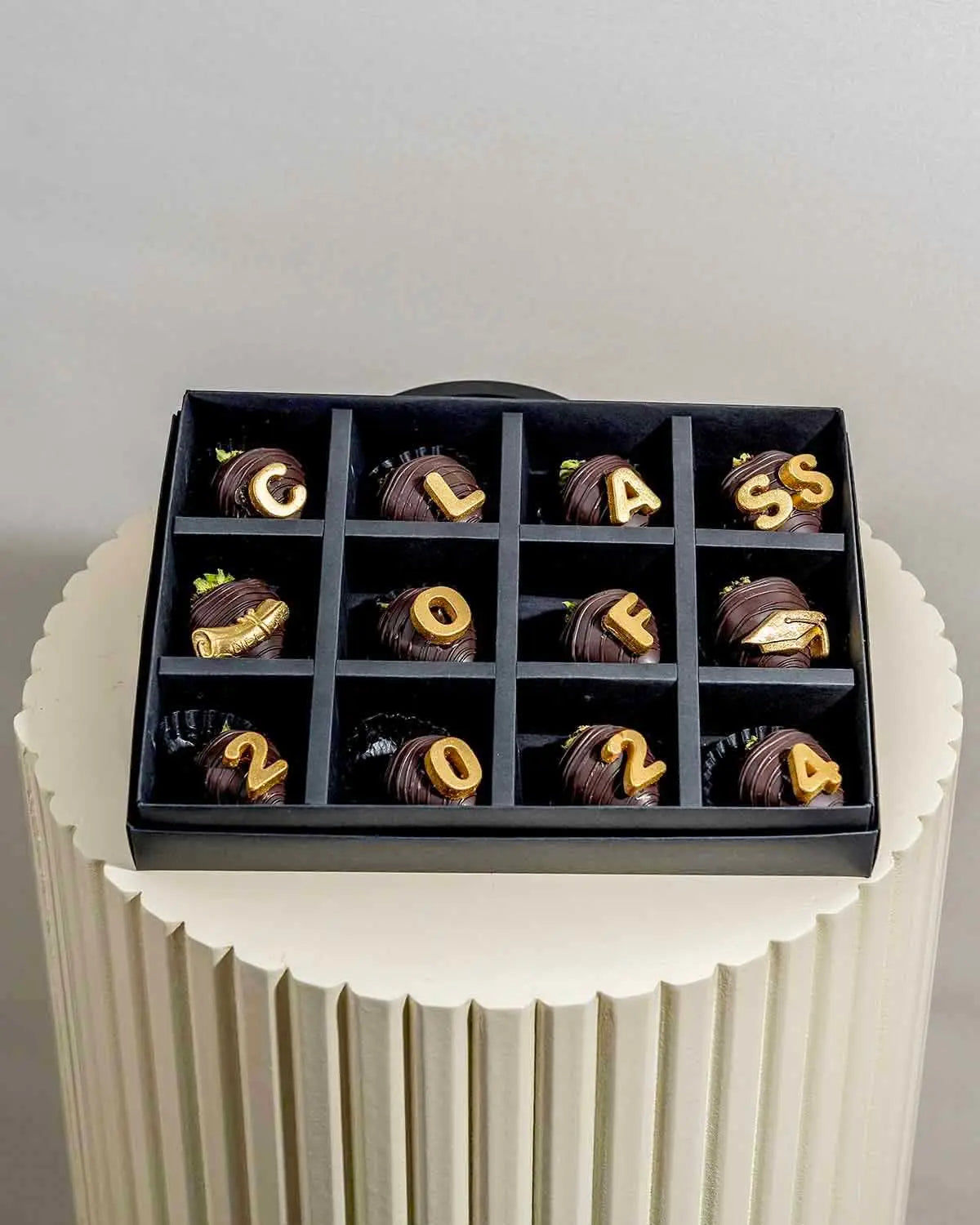 graduation-theme-12-strawberries-dubai