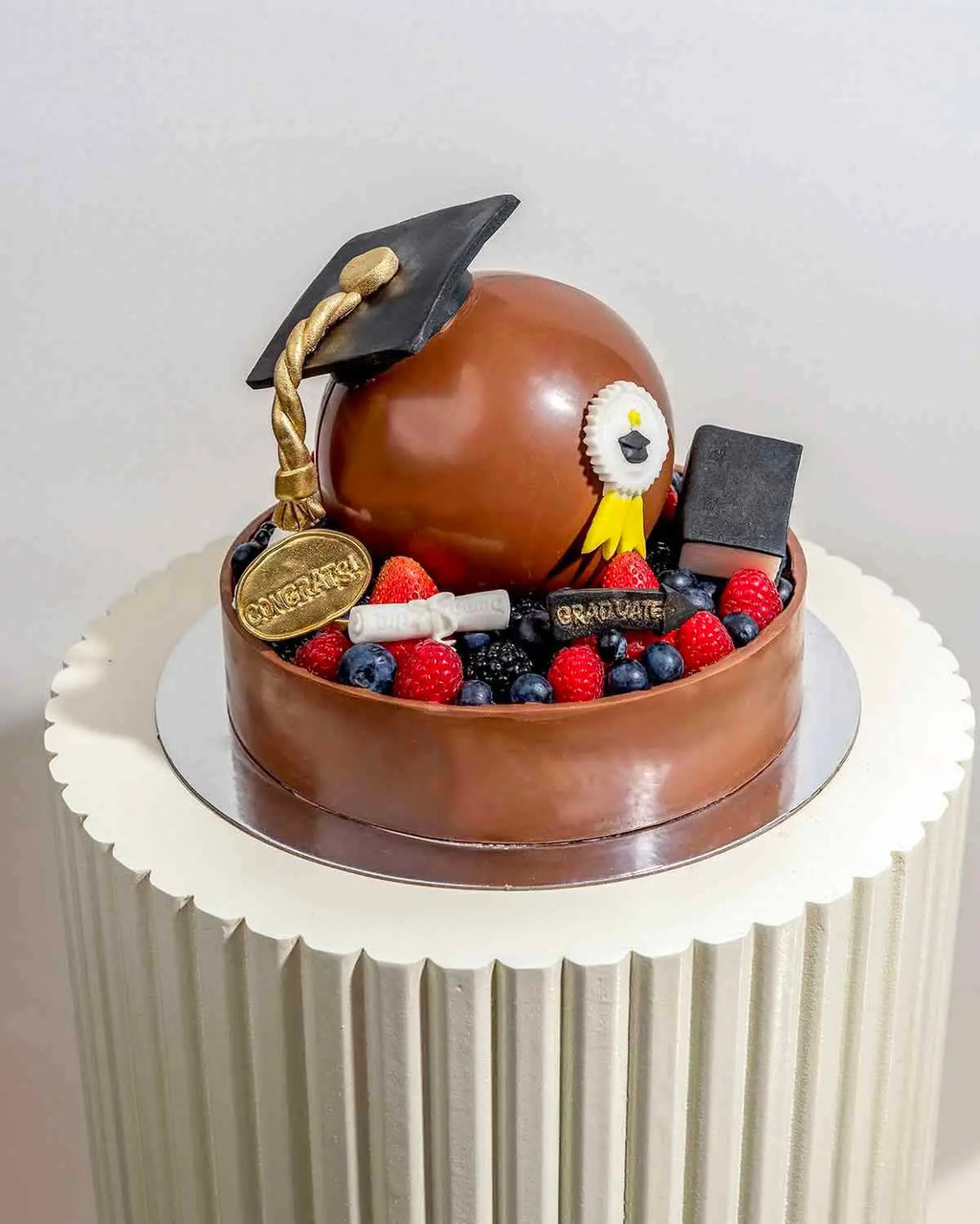 chocolate-cake-with-fresh-fruits-dubai