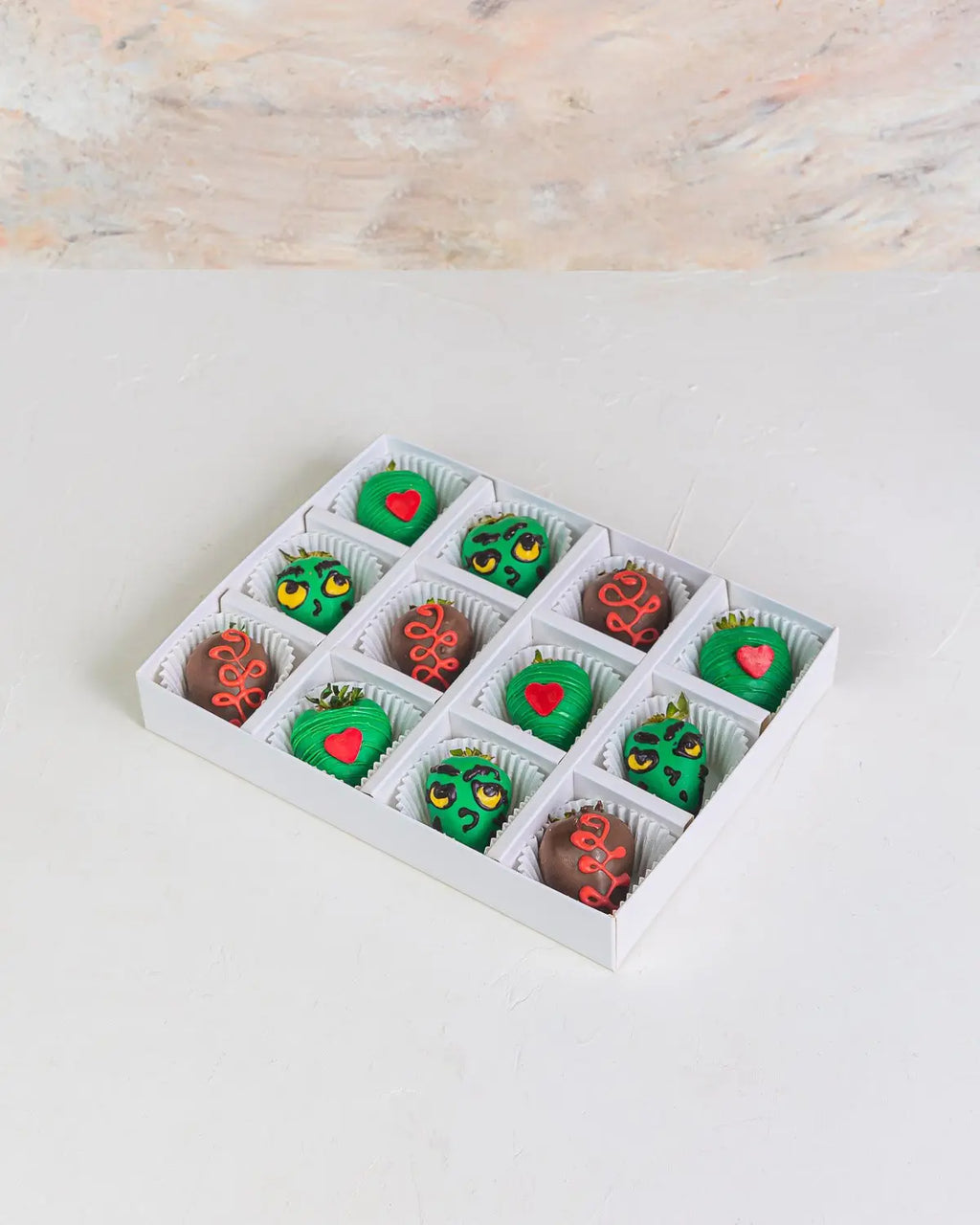 the-grinch-chocolate-strawberries-dubai