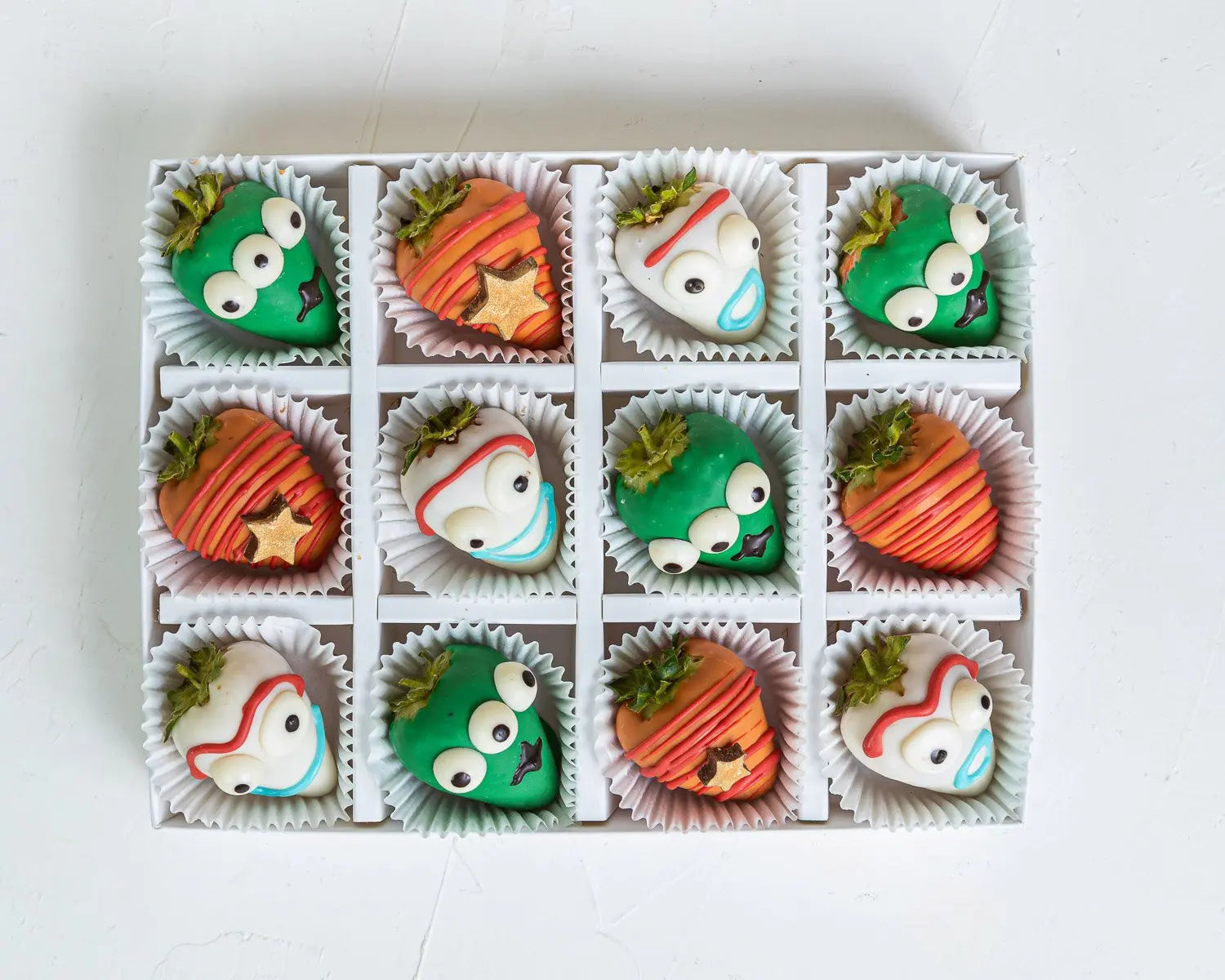 halloween-theme-chocolate-covered-strawberries-dubai
