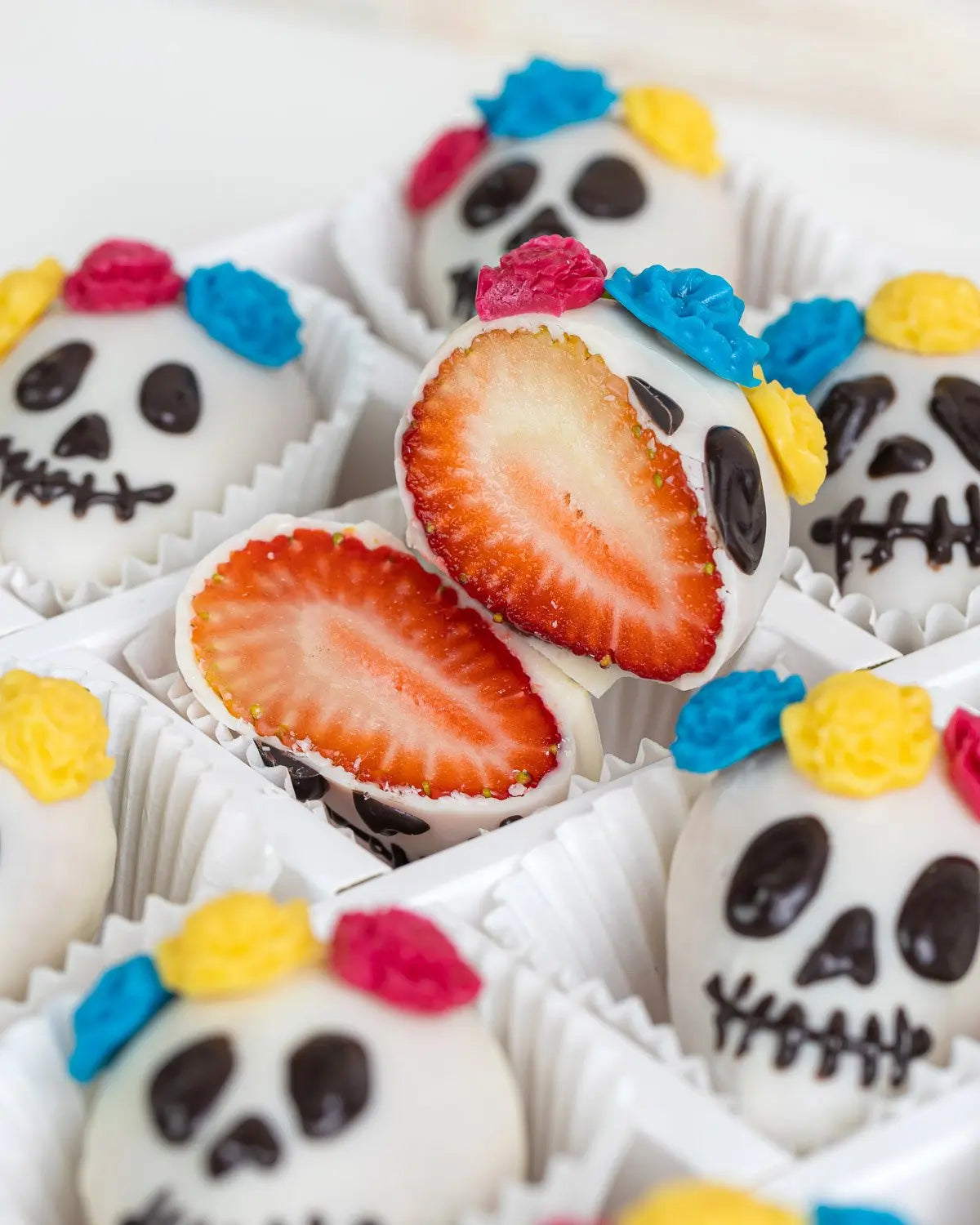 halloween-theme-strawberries-dubai