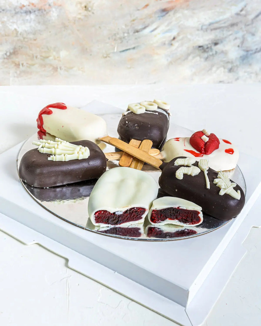 spooky-halloween-cakesicles-dubai