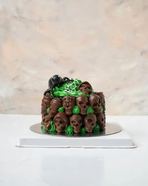 spiderweb-skull-rip-cake-dubai