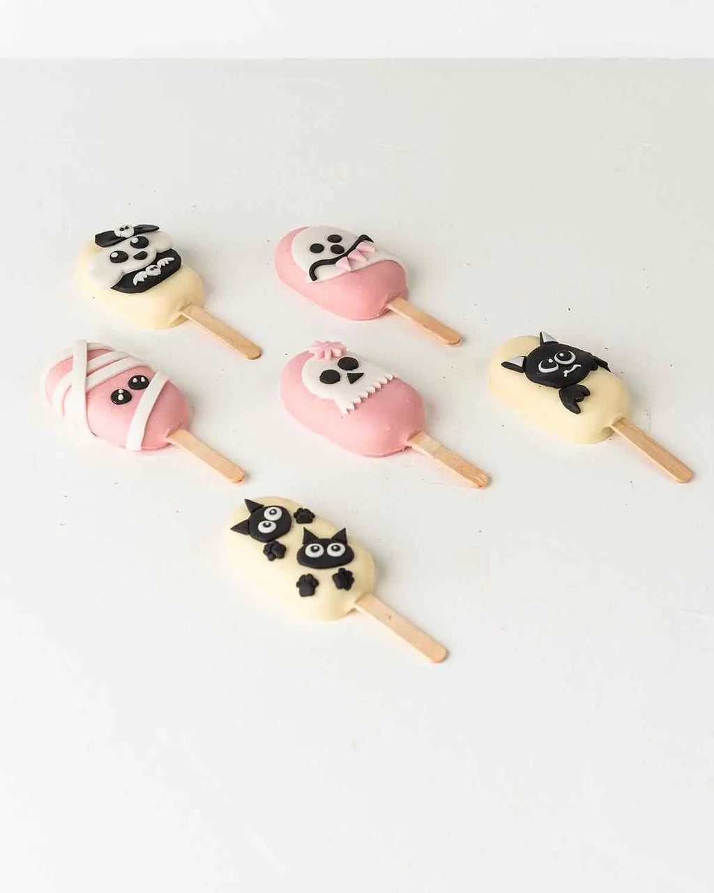 6-halloween-theme-cakesicles-dubai