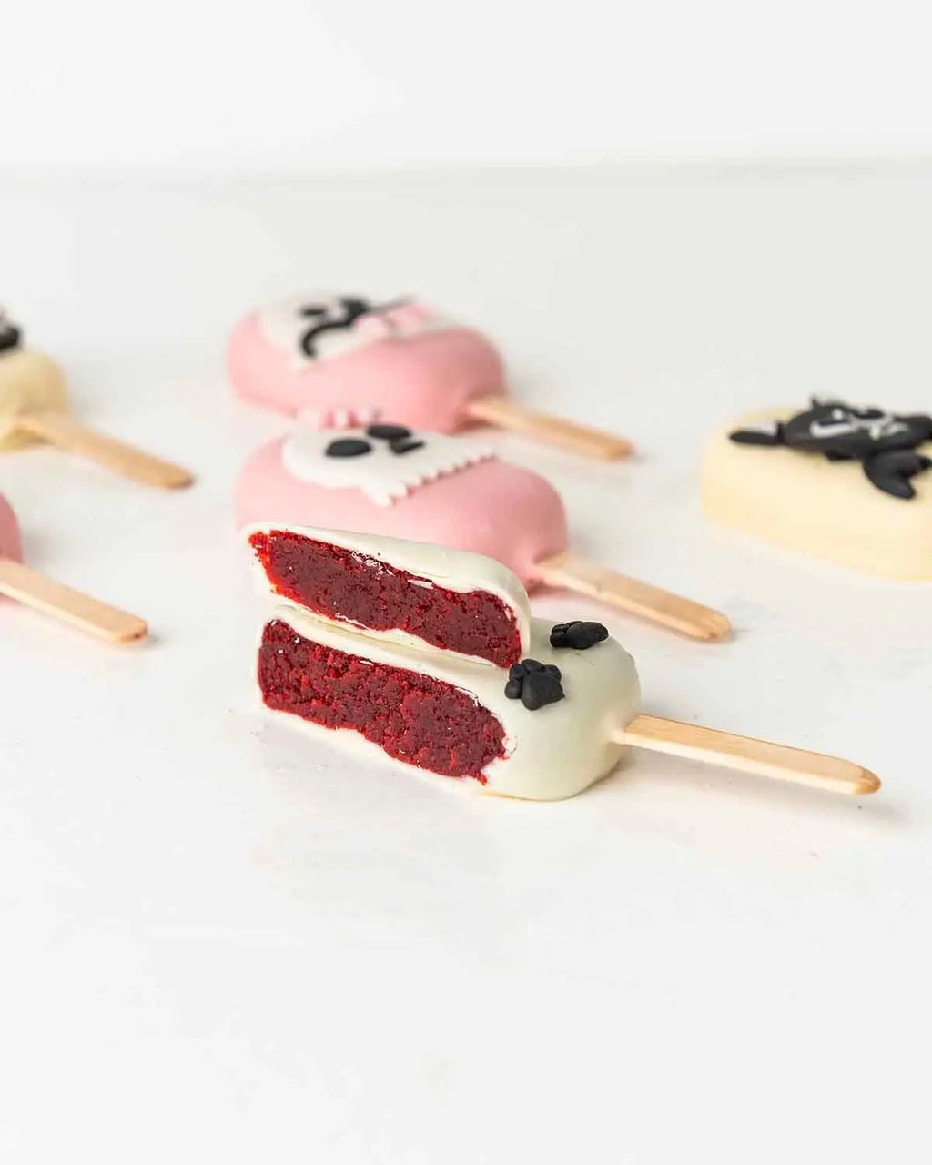 6-halloween-theme-cakesicles-dubai