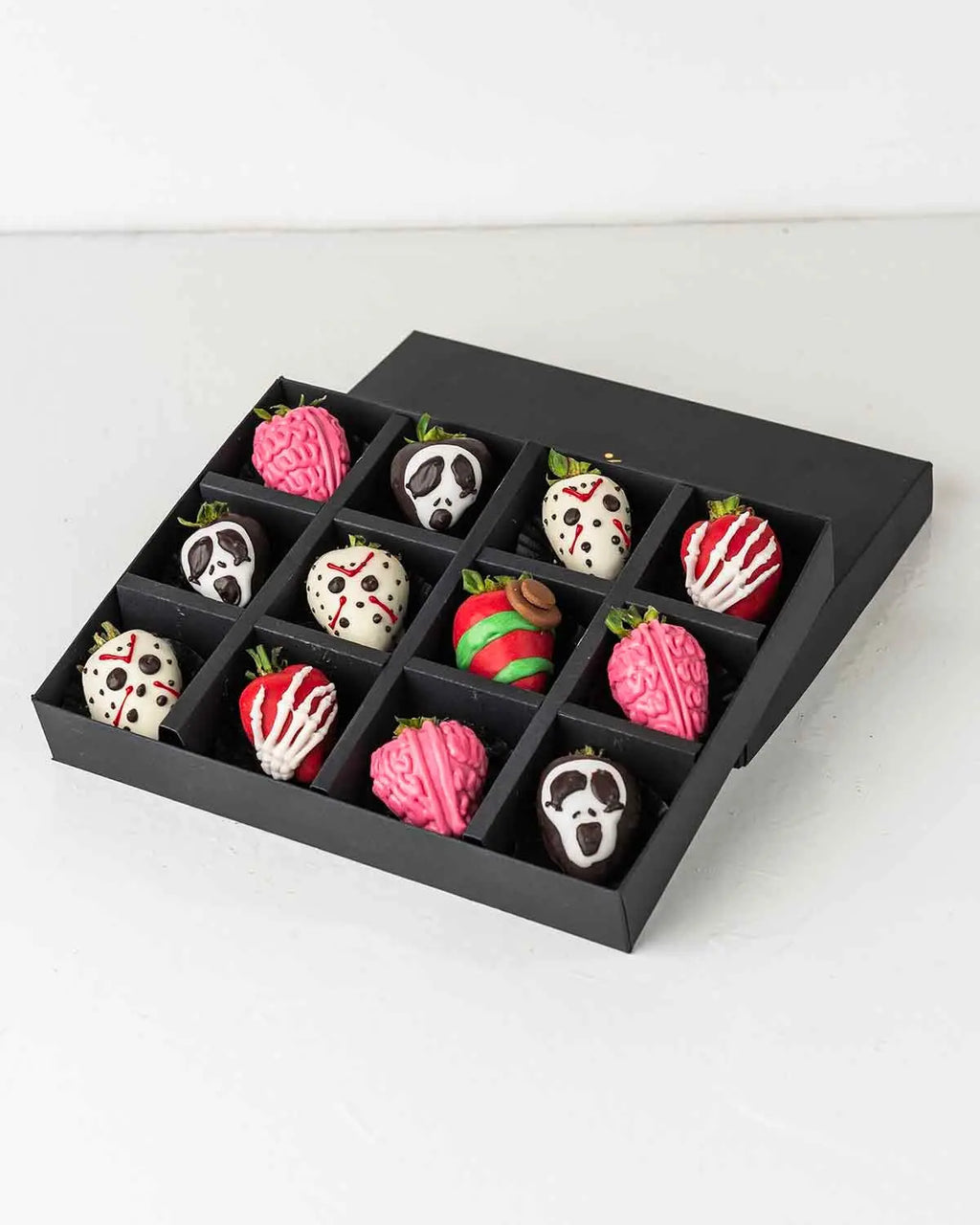ghost-and-skeleton-chocolate-strawberries-dubai