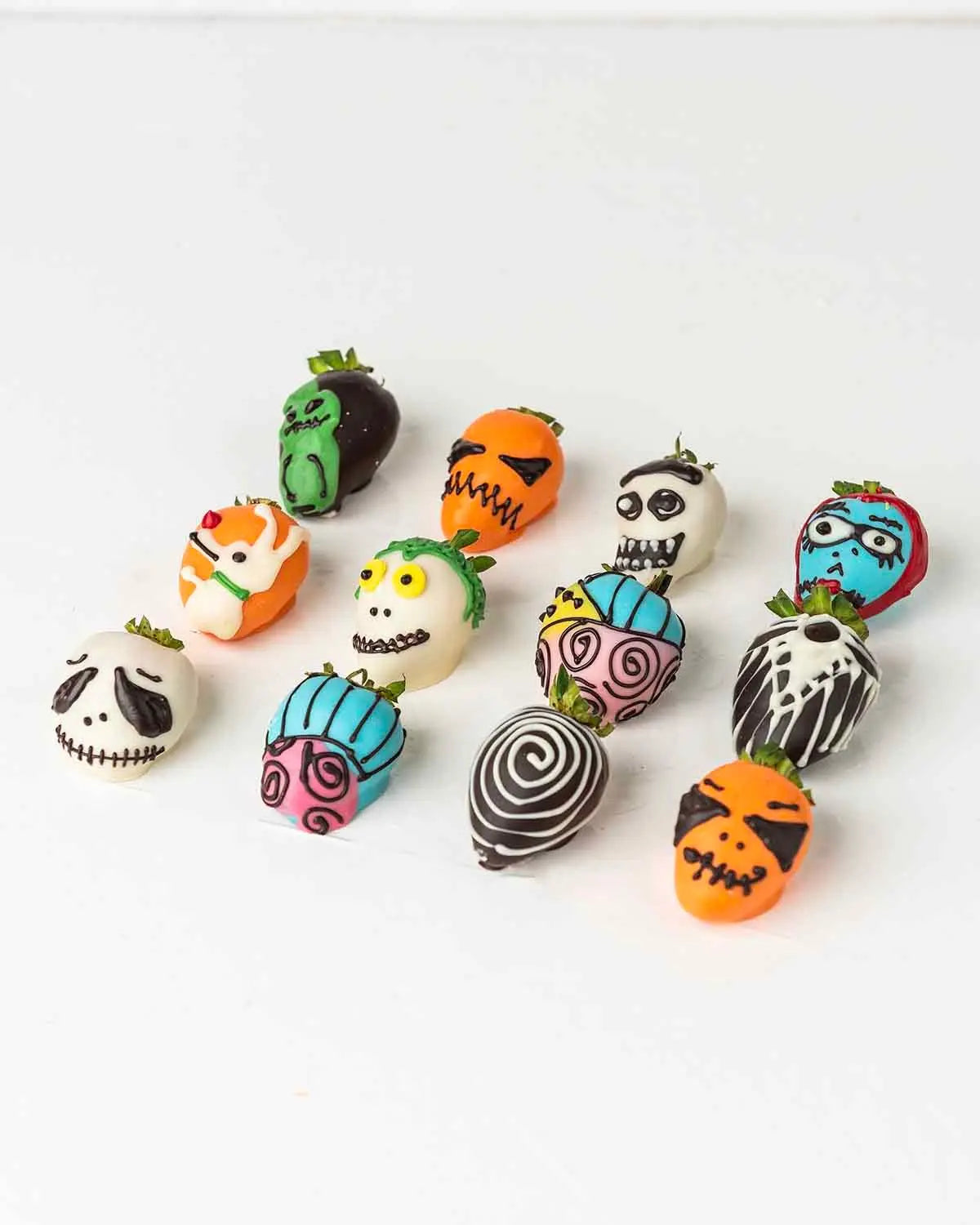 halloween-assorted-characters-strawberries-dubai