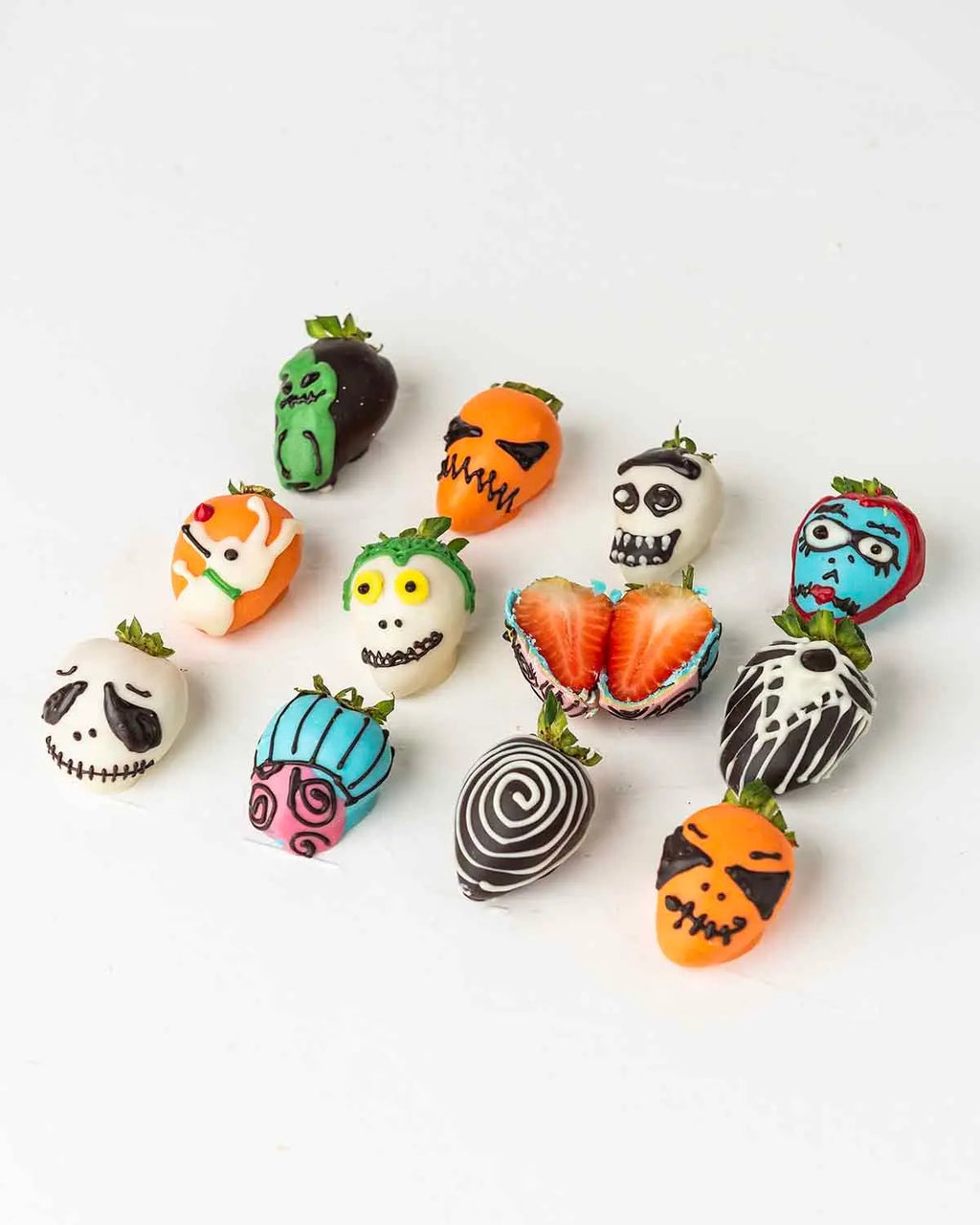 halloween-assorted-characters-strawberries-dubai