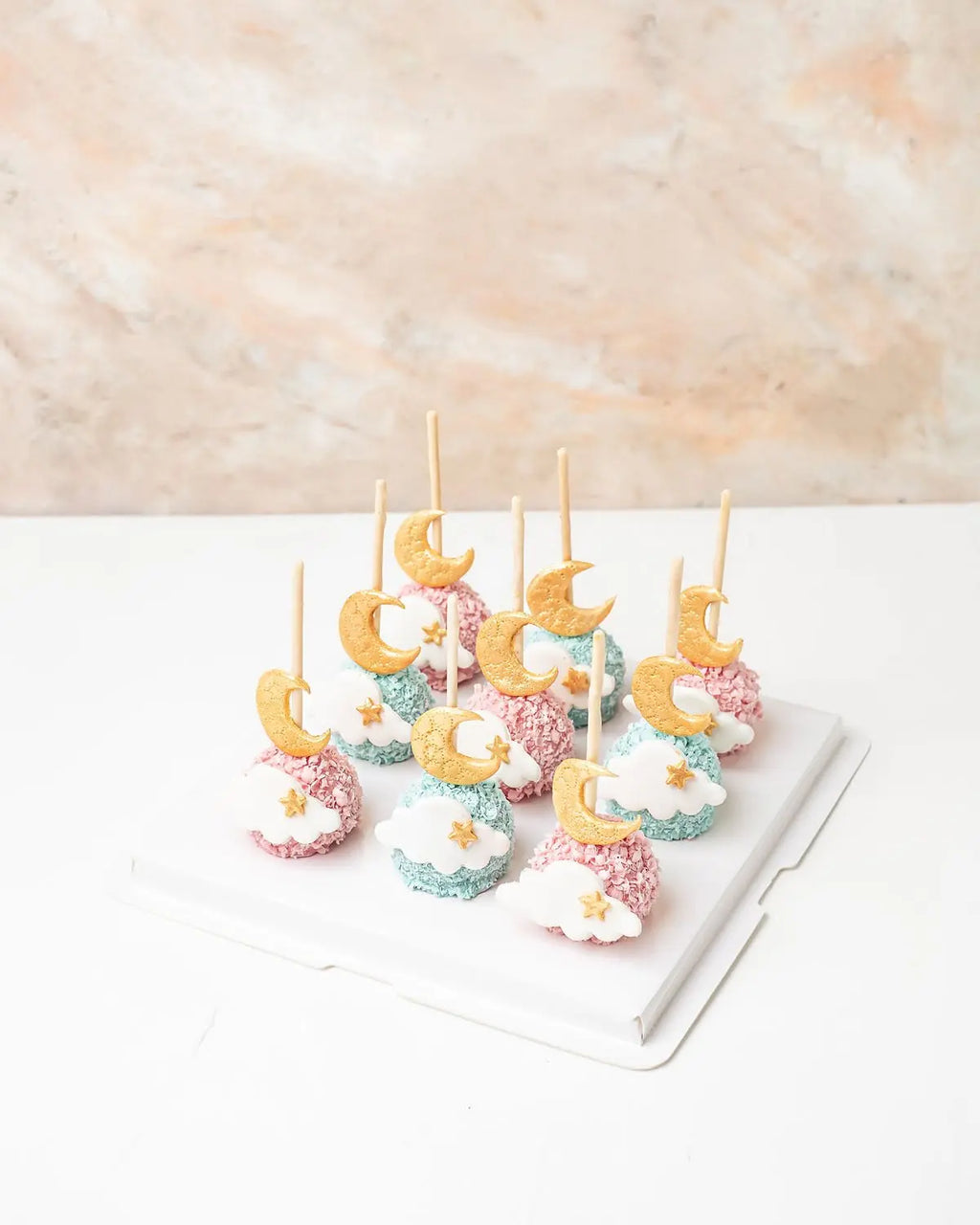 pink-and-blue-cake-pops-dubai