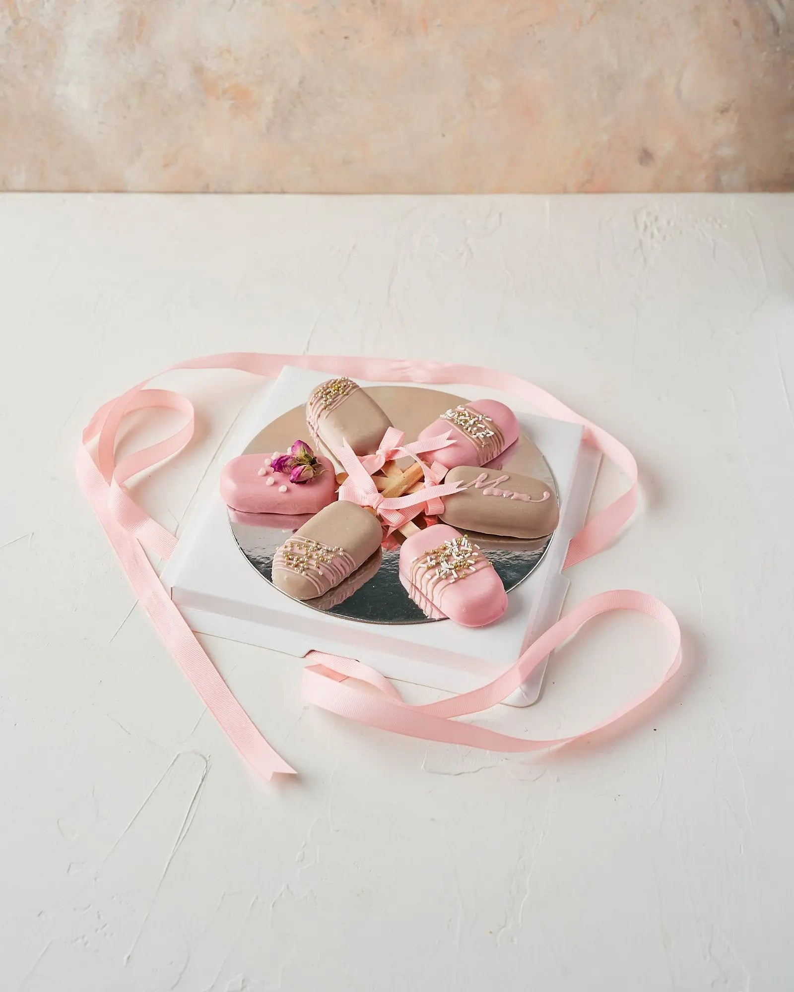 mothers-day-cakesicles-dubai