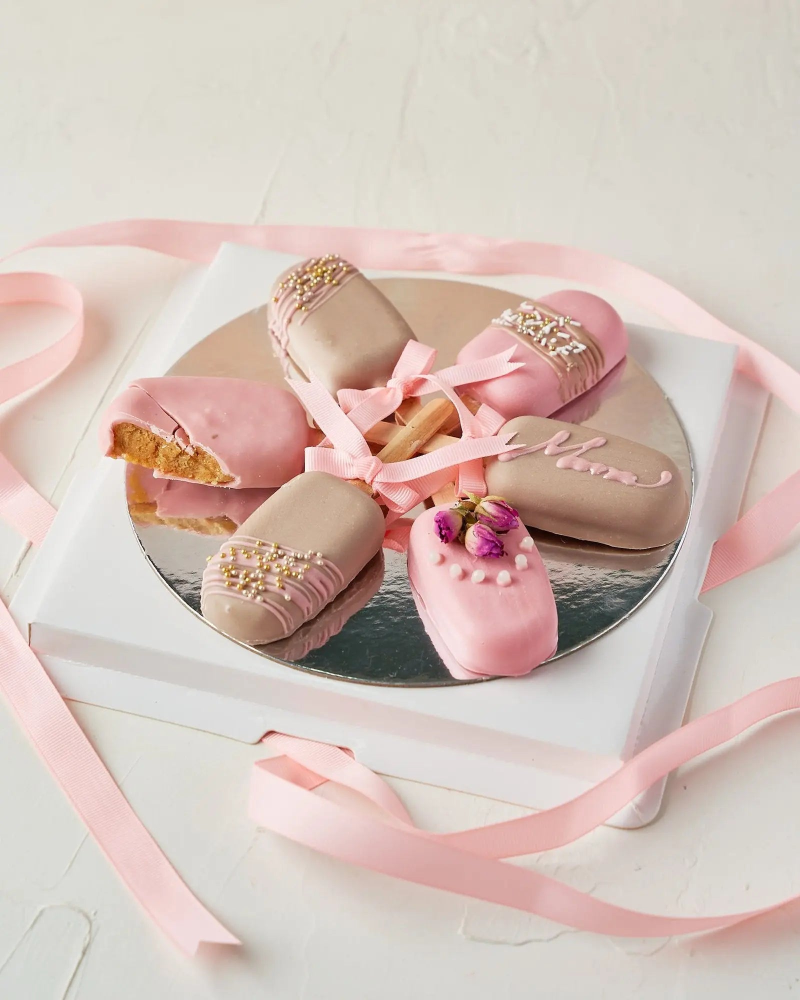 mothers-day-cakesicles-dubai
