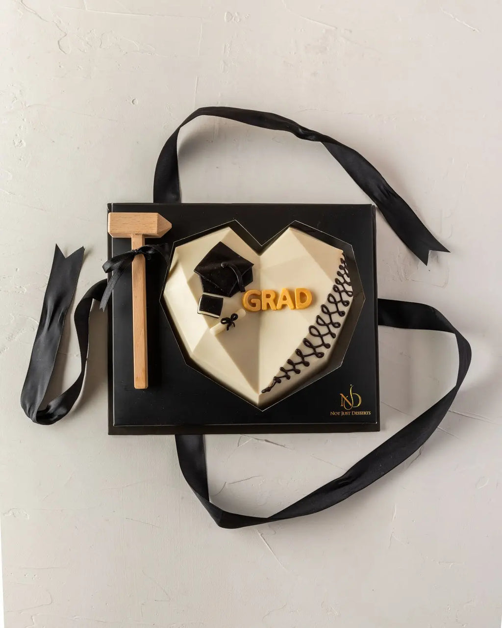 graduation-special-pinata-heart-dubai