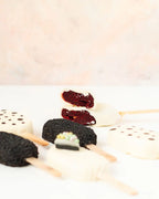 vanilla-and-chocolate-cakesicles-dubai