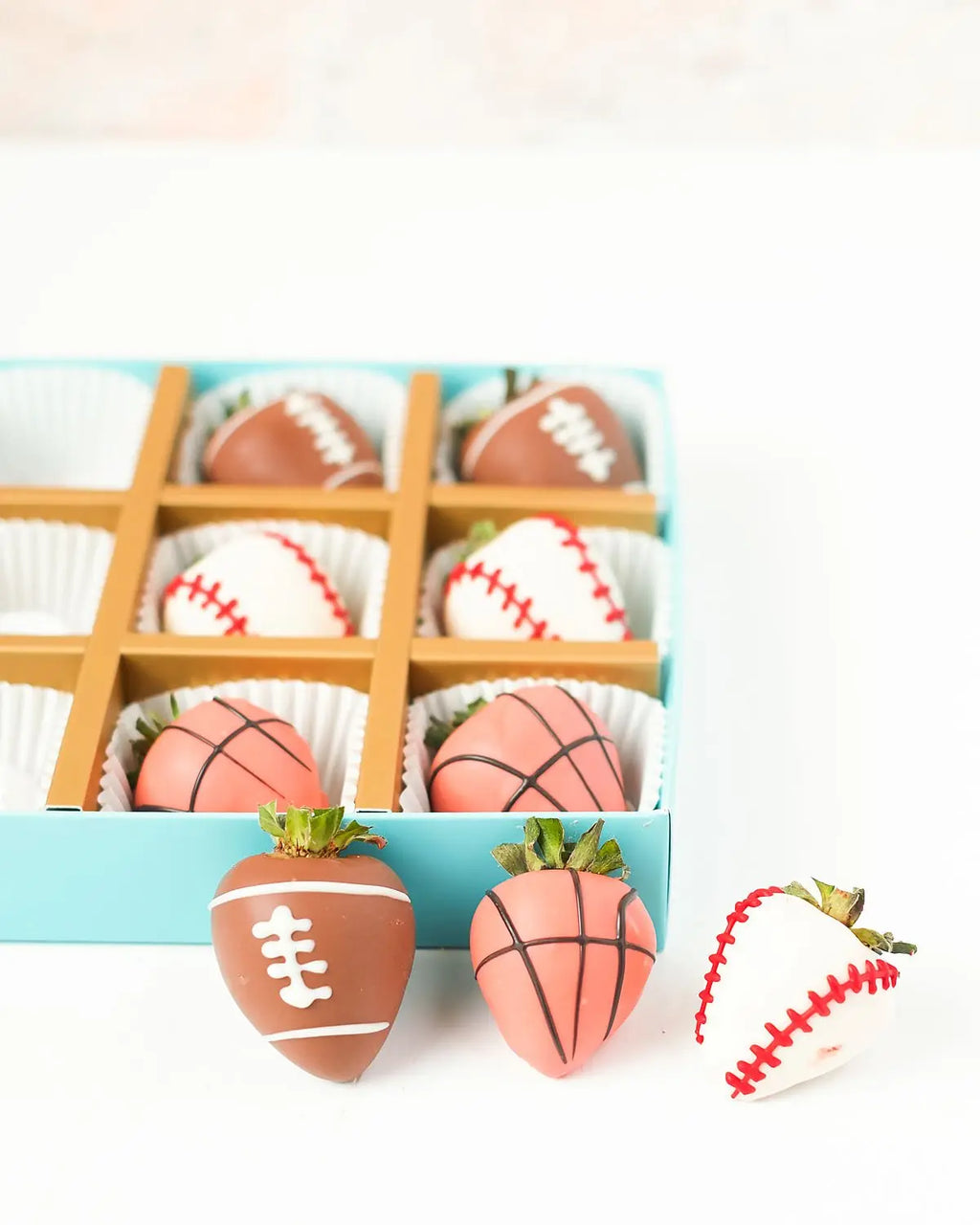 sports-theme-chocolate-covered-strawberries-dubai