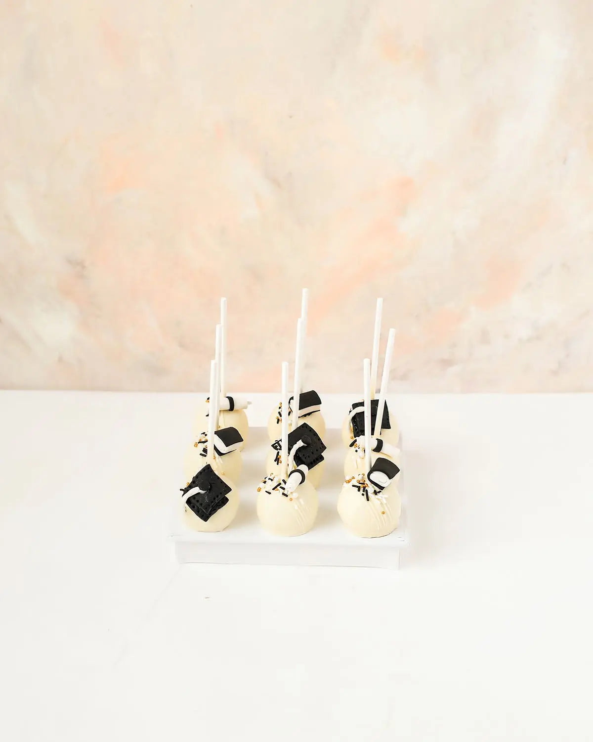 graduation-cake-pops-dubai