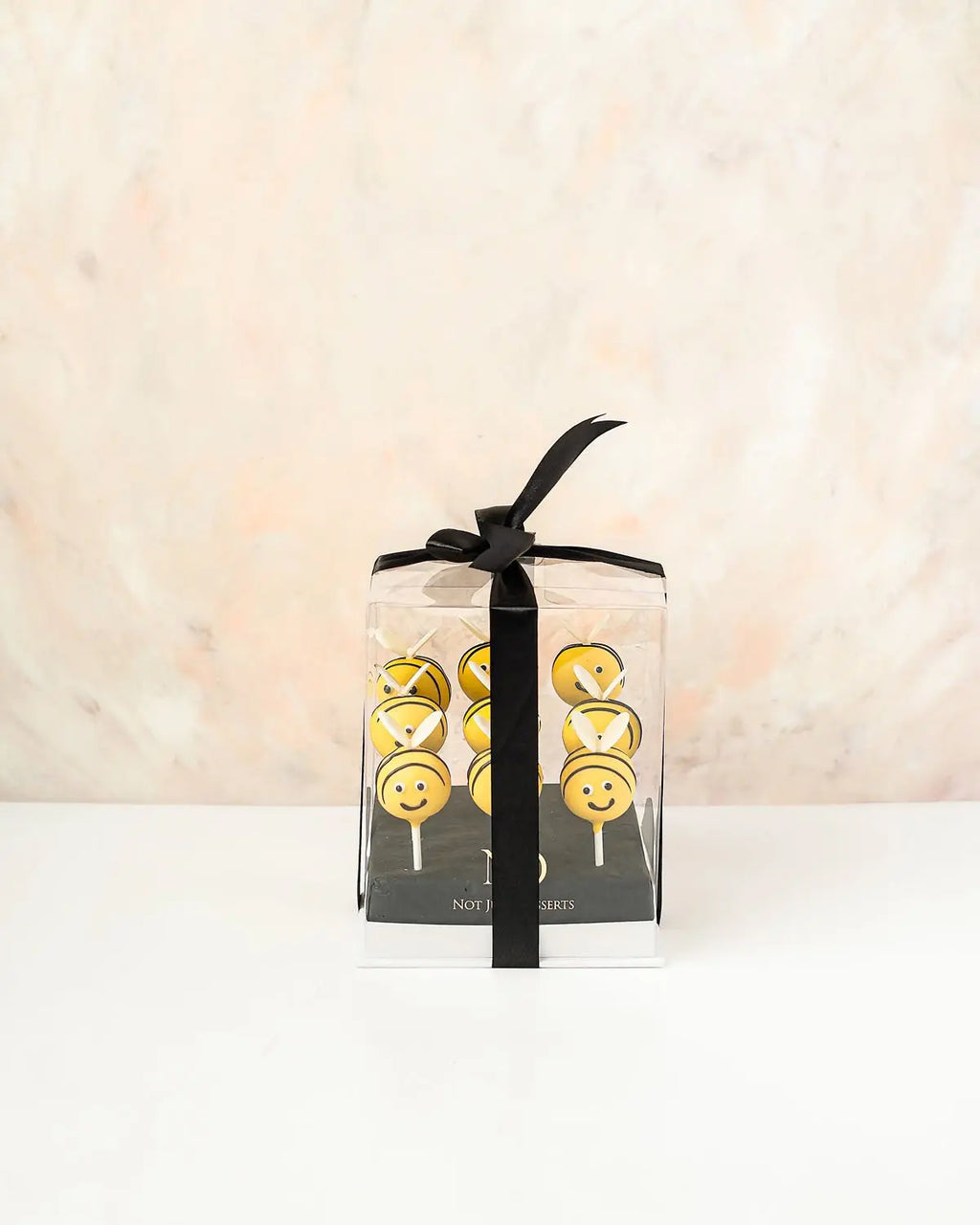 bumble-bee-cake-pops-dubai