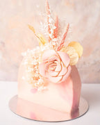 designer-cake-for-her-dubai