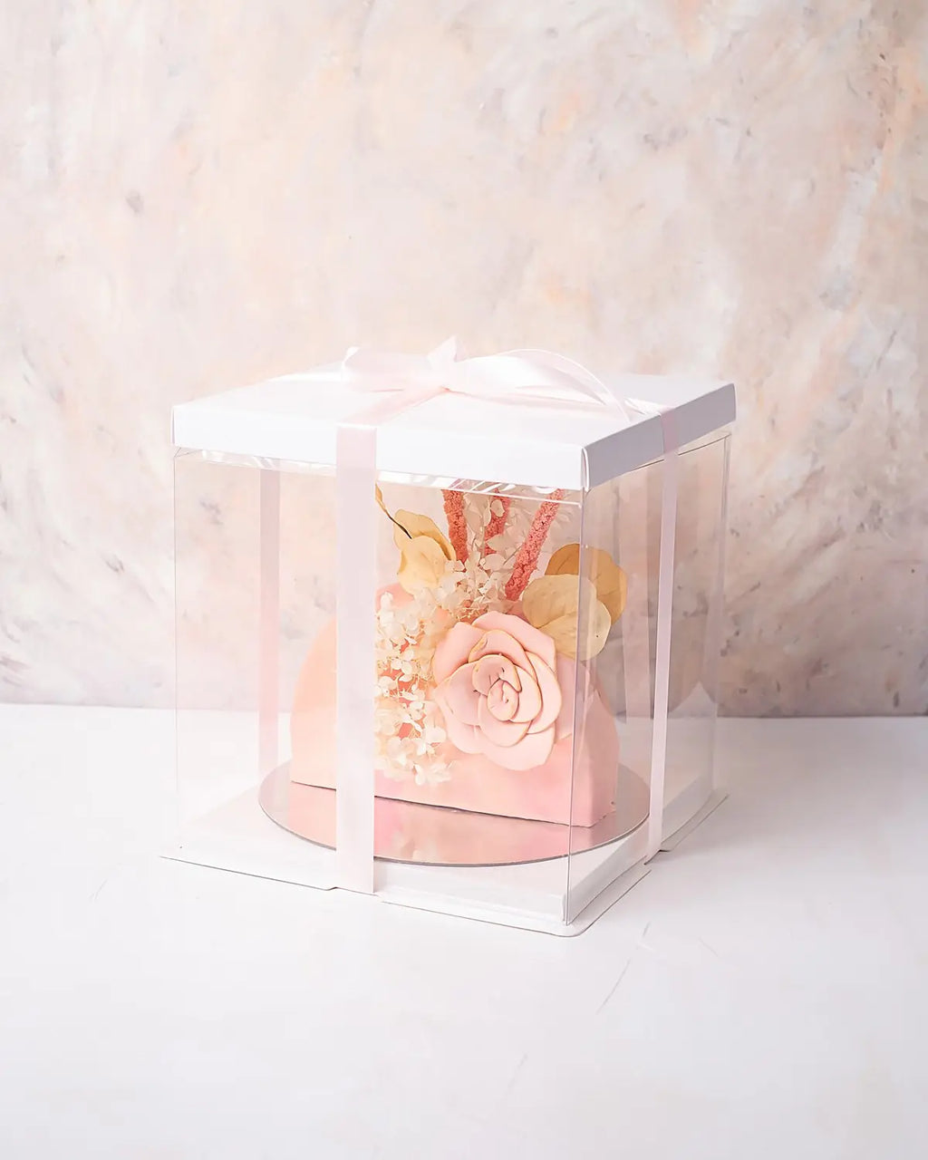 designer-cake-for-her-dubai