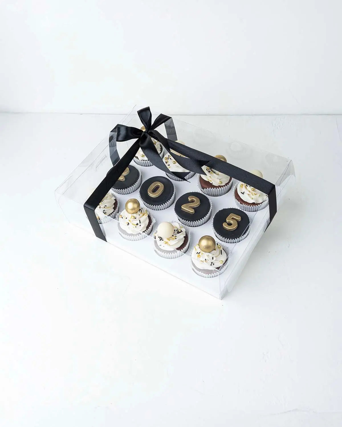 12-new-year-theme-cupcakes-dubai