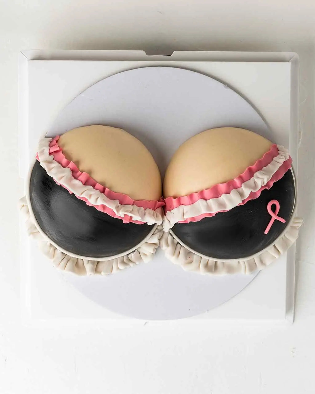 pink-oct-theme-smash-chocolate-with-truffles-dubai