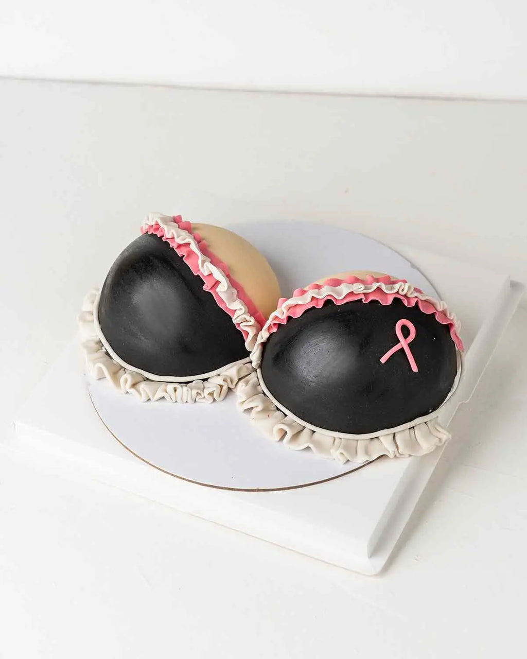 pink-oct-theme-smash-chocolate-with-truffles-dubai