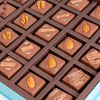signature-milk-chocolates-30pcs-gift-box-dubai