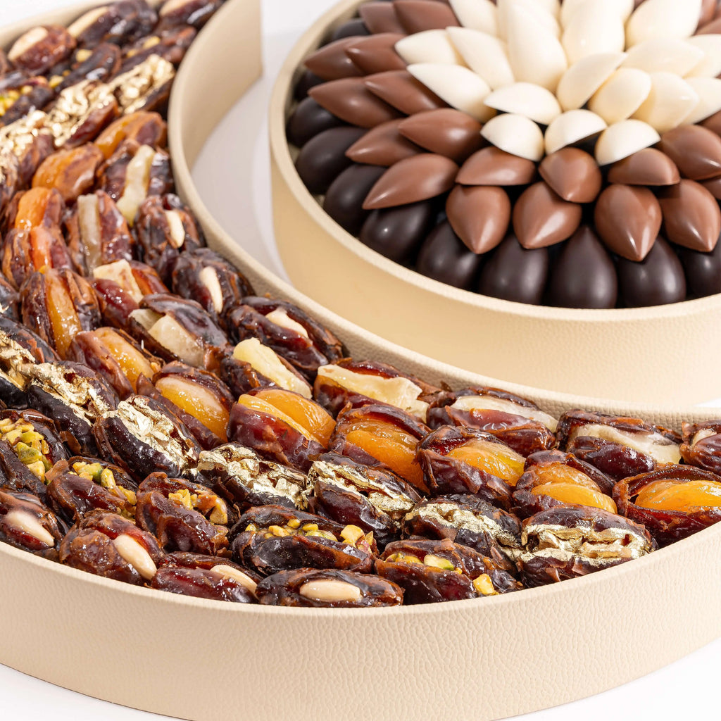 eid-signature-crescent-and-petals-gift-collection-dubai