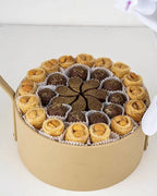 ramadan-hamper-with-esch-cashew-and-chocolates-dubai