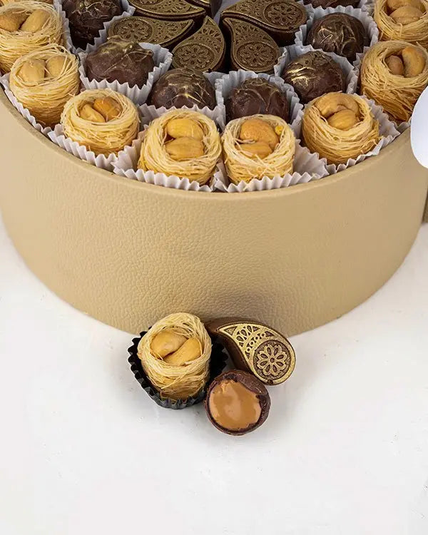 ramadan-hamper-with-esch-cashew-and-chocolates-dubai