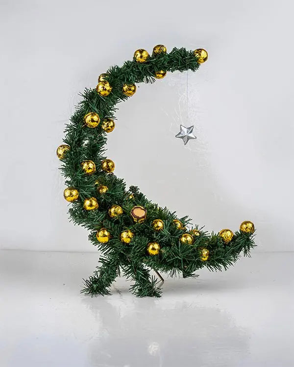 decorated-crescent-with-35-truffles-dubai