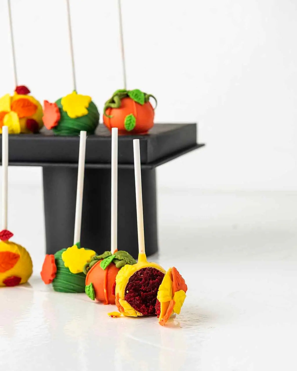 fall-theme-cake-pops-dubai