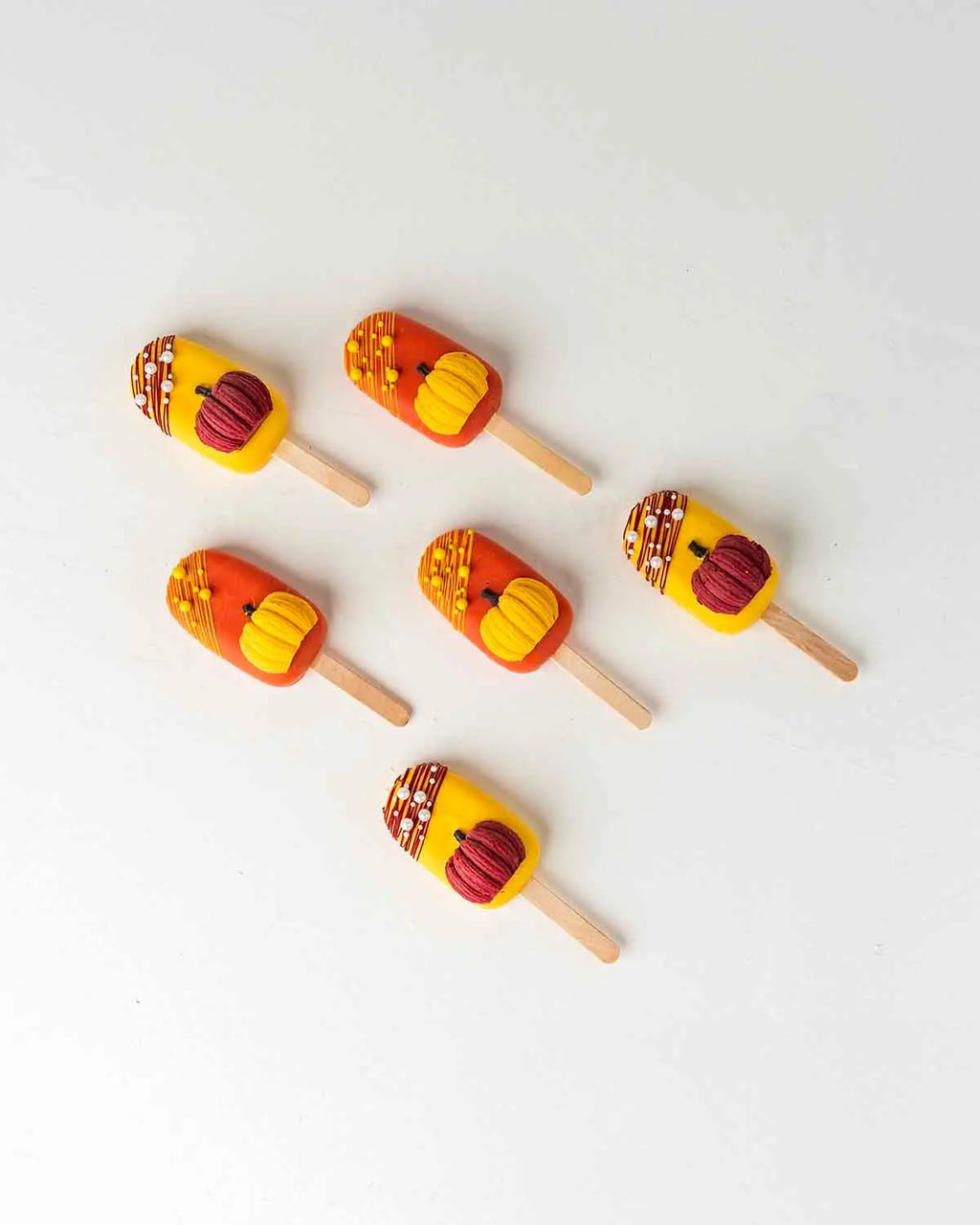 fall-theme-cakesicles-dubai
