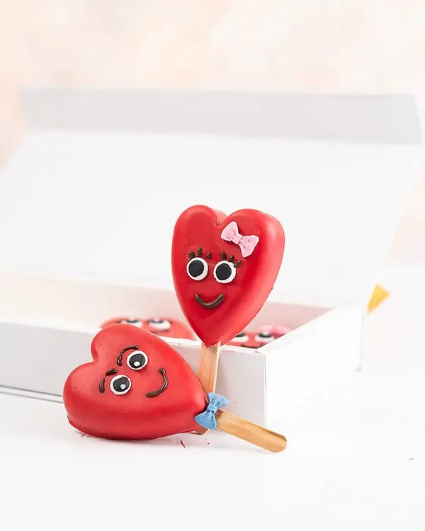 him-and-her-cakesicles-dubai