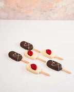 white-and-dark-chocolate-cakesicles-dubai