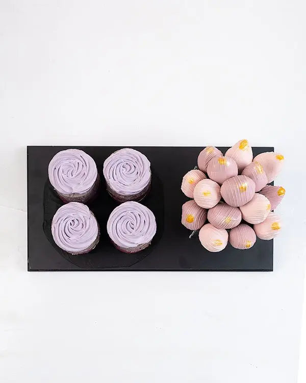 ombre-mini-cakes-and-berries-arrangement-dubai