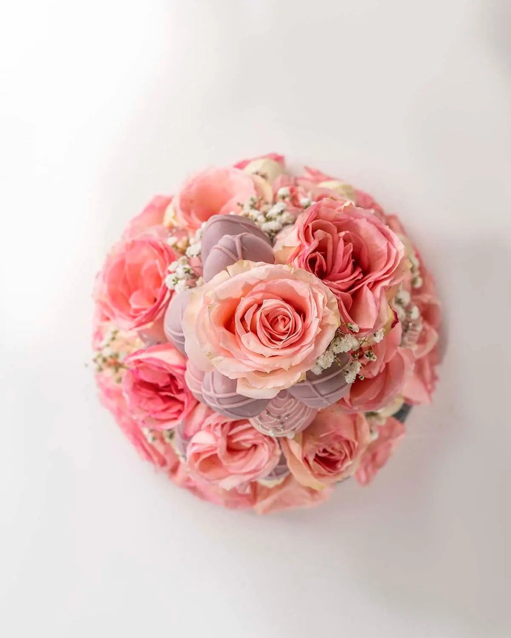 chocolate-strawberries-and-roses-tower-dubai