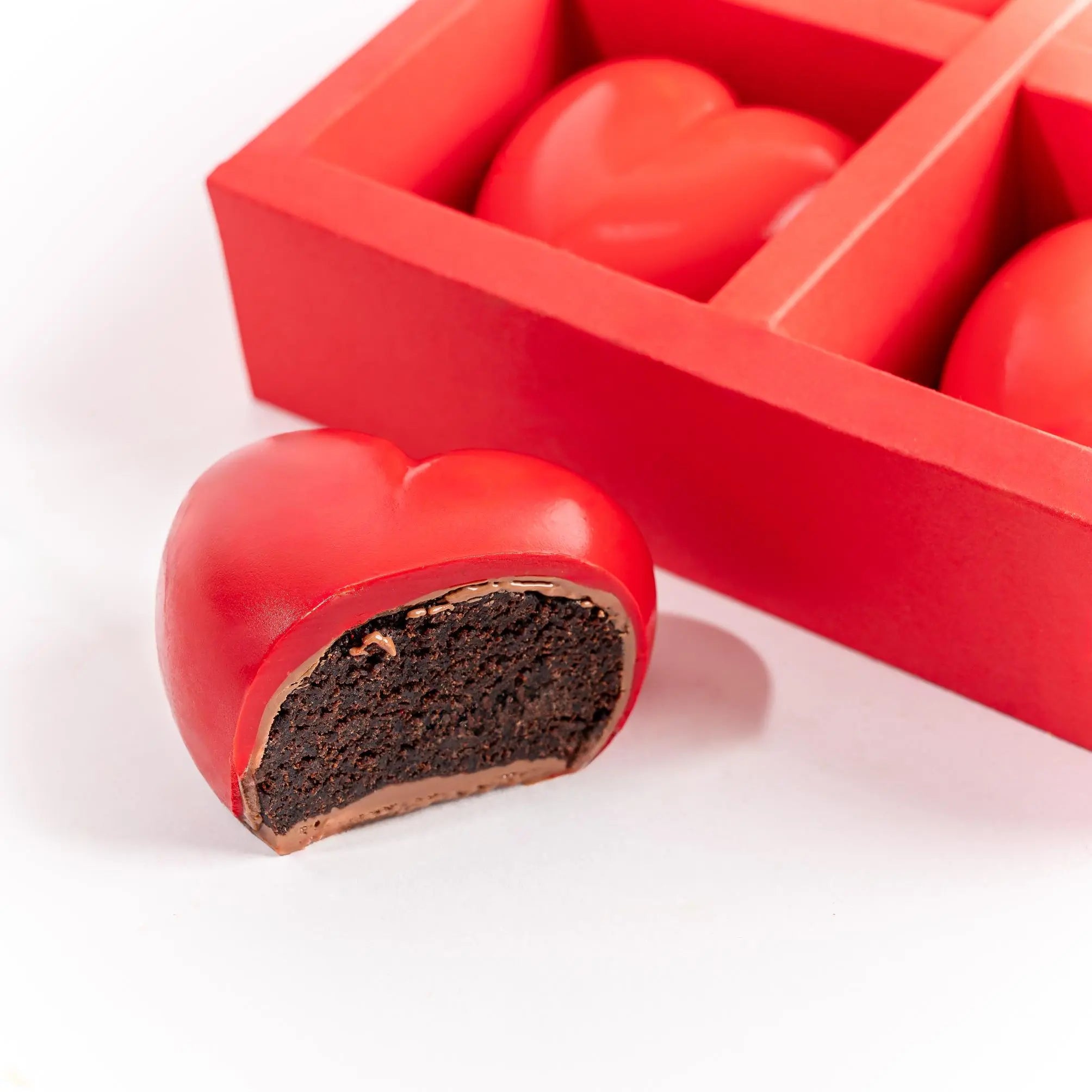 the-six-hearts-of-passion-gift-collection-dubai