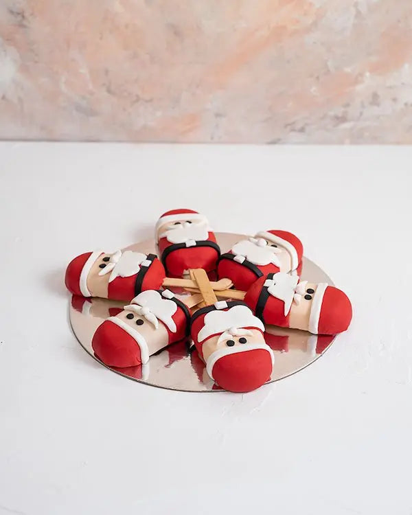 santas-favorite-cakesicles-dubai