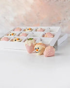 pink-and-white-christmas-strawberries-dubai