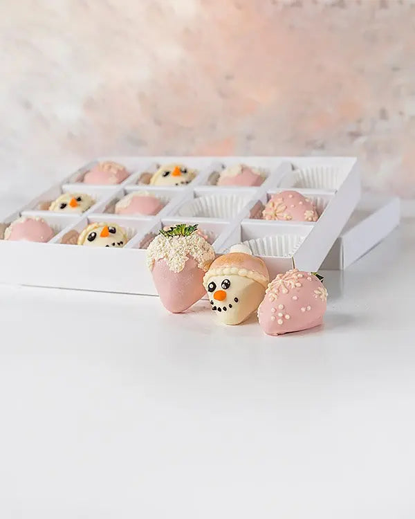 pink-and-white-christmas-strawberries-dubai